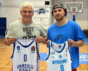 Σέιν Λάρκιν: Προπόνηση στη Μύκονο (vid &amp; pic)