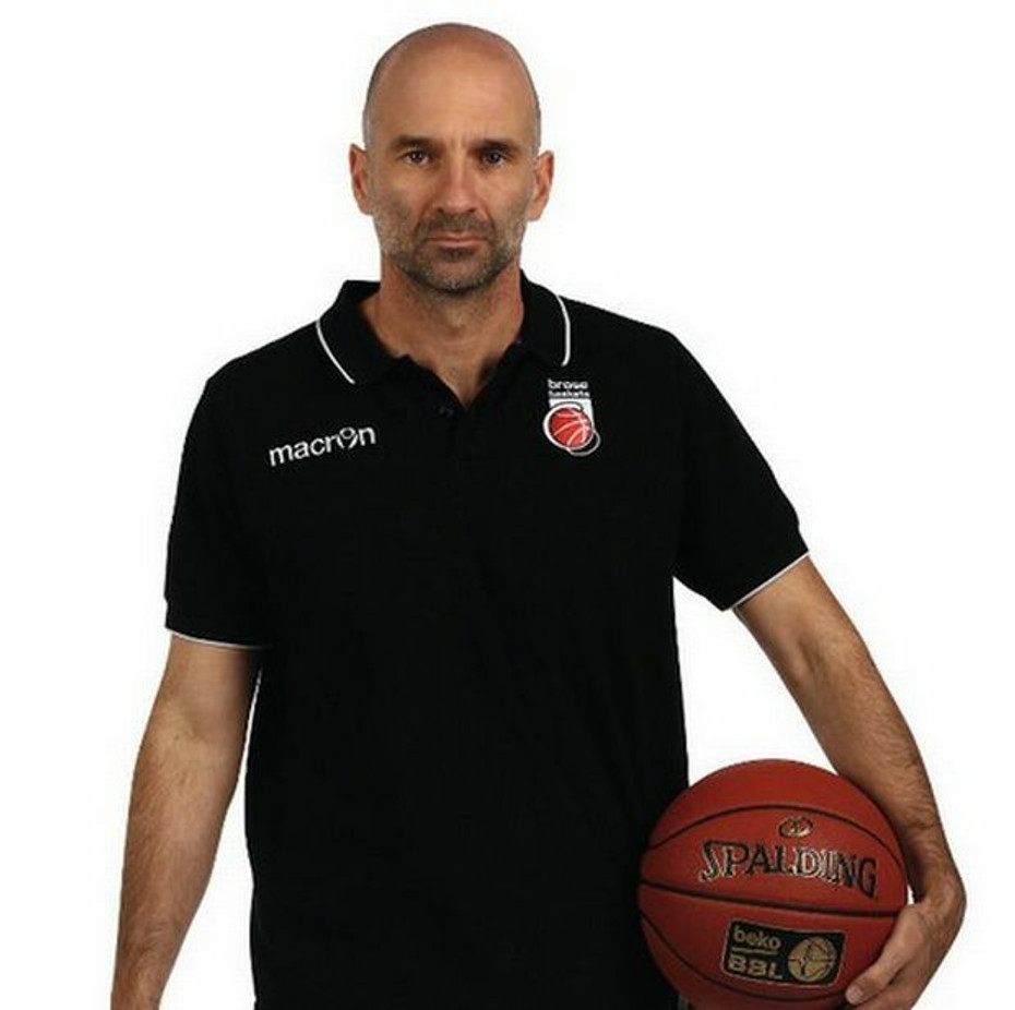 Το ντεμπούτο του Ηλία Κατζούρη