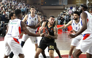 Μονακό-Εφές 102-80: Πήρε και τη διαφορά! (vid)
