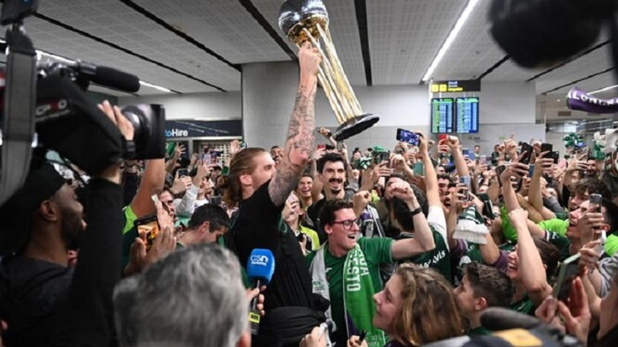 Copa Del Rey: Η αποθέωση της Κυπελλούχου Μάλαγα στην επιστροφή της (video)