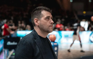 Πρώτος προπονητής στην Μπράουνσβαϊγκ ο Κώστας Παπάζογλου