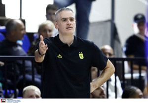 Καστρίτης: &quot;Εμείς εντός της ομάδας δεν έχουμε καμιά ανησυχία&quot; (vid)