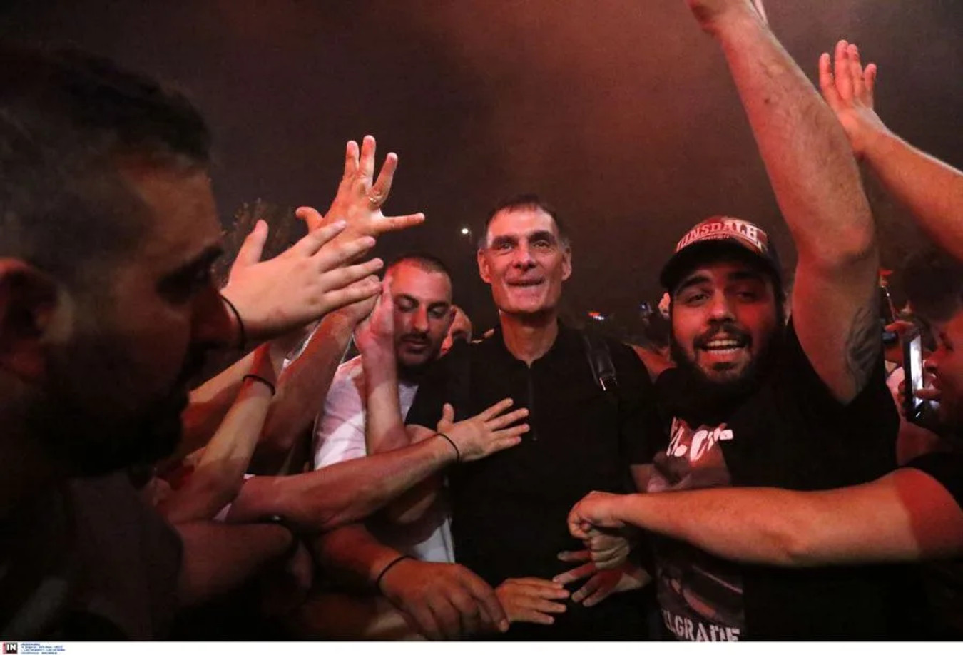Αποθεωτική υποδοχή του Ολυμπιακού στο ΣΕΦ (vid &amp; gallery)