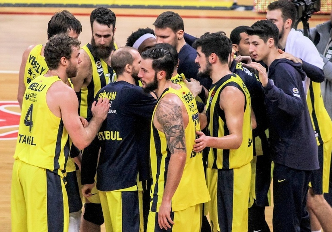 Καταιγιστική Φενέρμπαχτσε έλιωσε 91-61 την Νταρουσάφακα