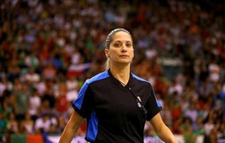 Επίσημο: Η Βάσω Τσαρούχα θα σφυρίξει στη EuroLeague Ανδρών!