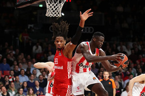 Δείτε πώς ο Ολυμπιακός νίκησε με 82-71 την Μπάγερν Μονάχου (video)