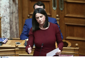Η Κεραμέως απομάκρυνε από τη θέση του τον Κ.Καλέμη μετά το σάλο με Αντετοκούνμπο