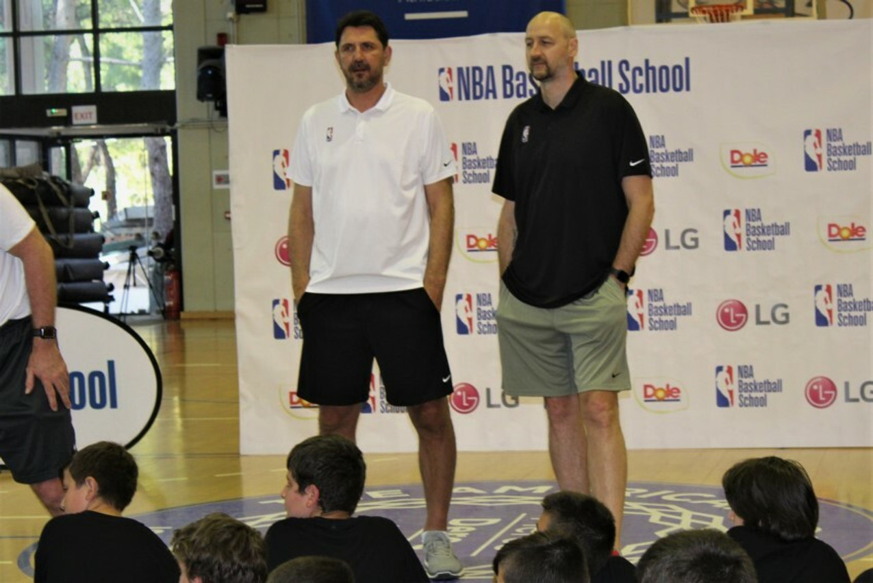 Ο Ντίνο Ράτζα στο NBA Basketball School Camp Greece! (pics)
