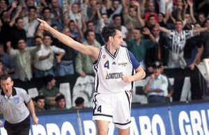 Οι μνήμες του Κολντεμπέλα για το Κύπελλο του 1999 και το πάρτι στη μια και μοναδική Μακεδονία! (video)