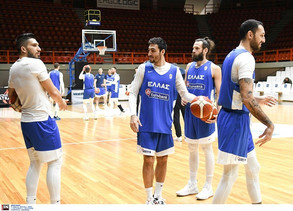 Εθνική: Εκτός 12άδας Γ.Αγραβάνης και ο Καλαϊτζάκης