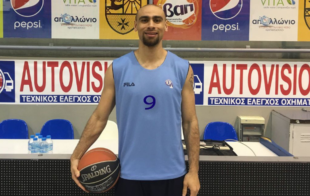 Ανακοίνωσε Τρε Ντεμπς ο Κολοσσός