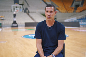 Νίκος Ζήσης στον ΟΠΑΠ: &quot;Το 1987, άλλαξε τη ζωή όλων μας&quot; (vid)