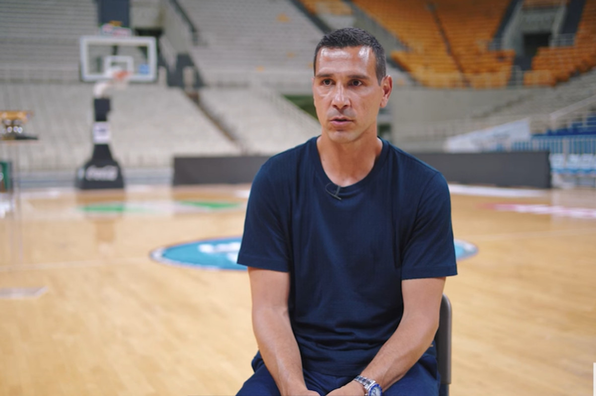 Νίκος Ζήσης στον ΟΠΑΠ: &quot;Το 1987, άλλαξε τη ζωή όλων μας&quot; (vid)