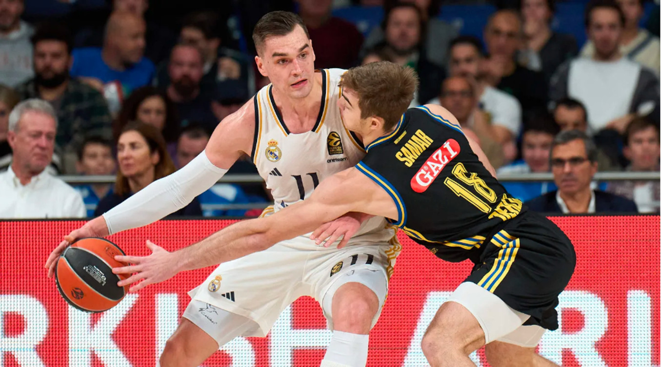 Ρεάλ Μαδρίτης-Άλμπα Βερολίνου 99-75: Με &quot;σφραγίδα&quot; Χεζόνια! (vid)