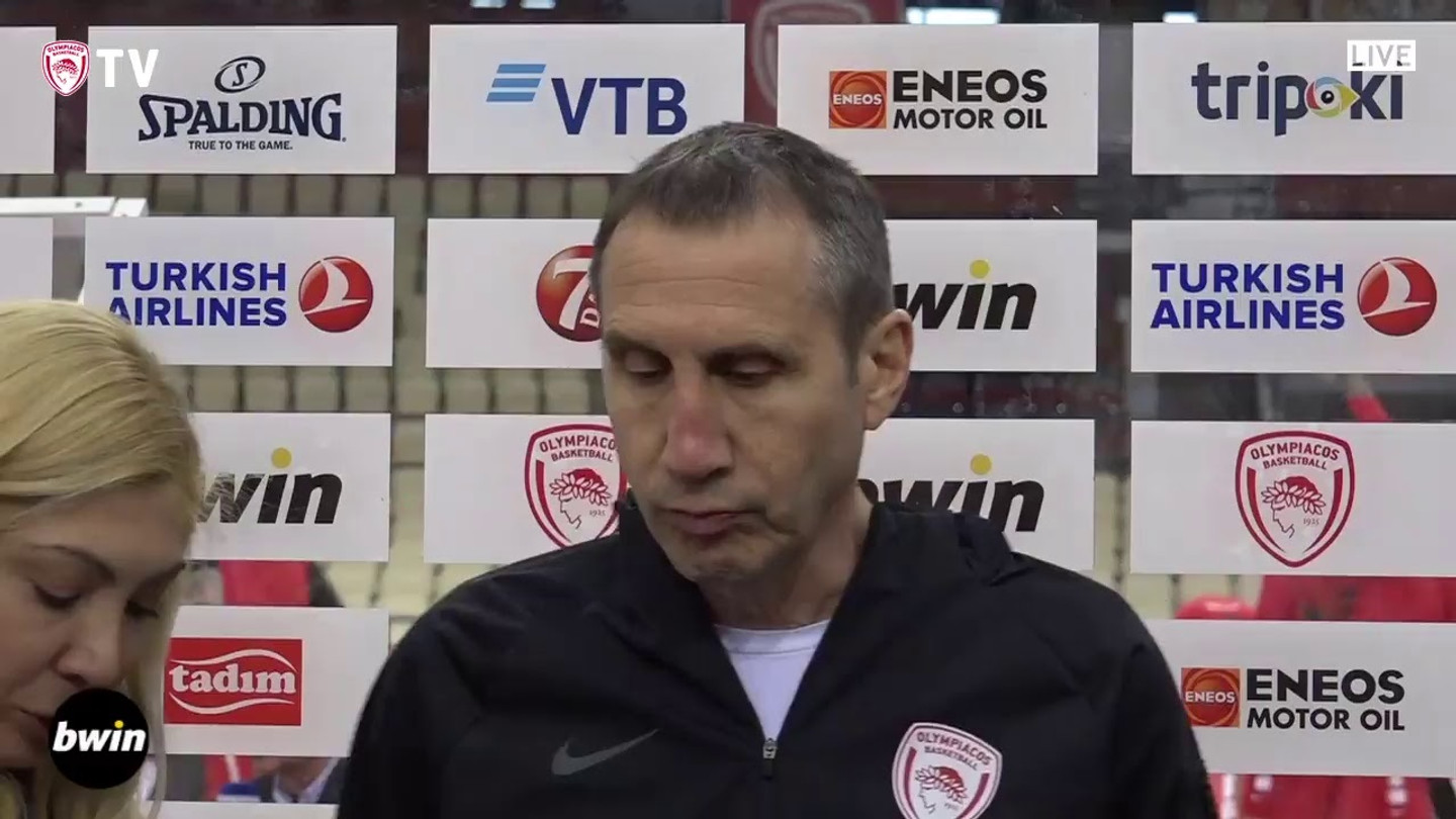 Μπλατ : &quot;Οι παίκτες μου έχουν τα πόδια τους στη Γη&quot; (video)