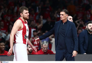 Βεζένκοφ: Οι 5 λέξεις που χρησιμοποίησε για να περιγράψει τον Γιώργο Μπαρτζώκα