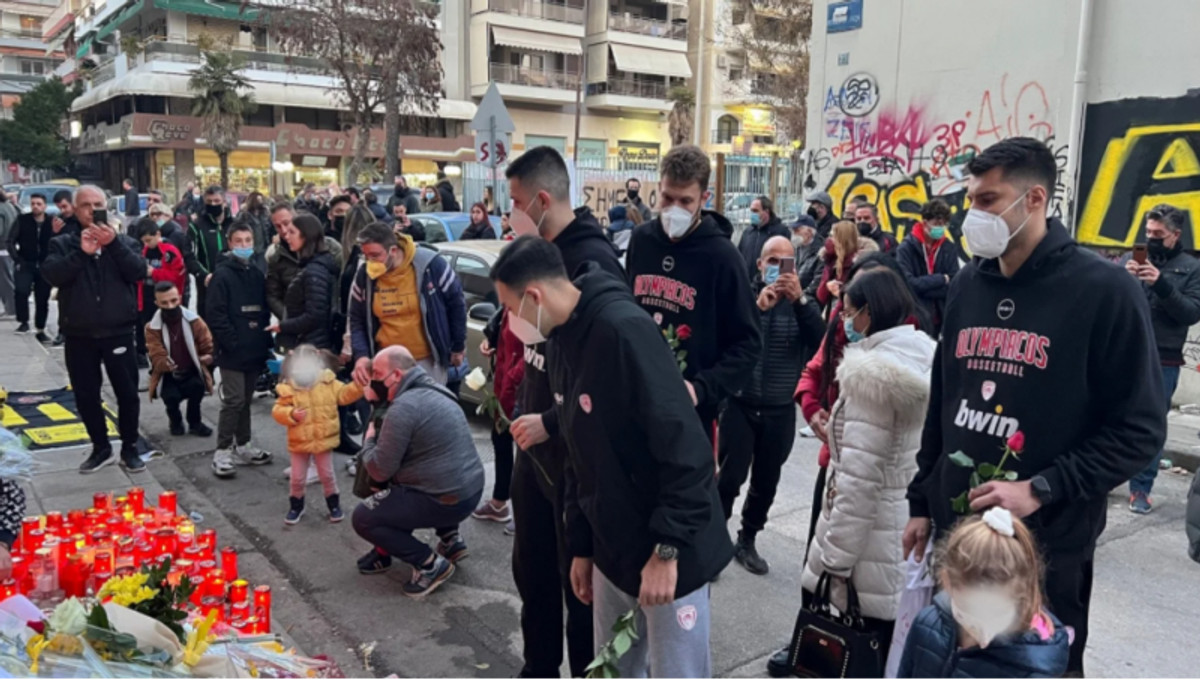 Ολυμπιακός: Τίμησε τη μνήμη του Άλκη με επίσκεψη στο σημείο της δολοφονίας (pics)