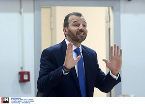 Με Τσίκληρα ο Ιωνικός, παίρνει Μπατή-Μαρμαρινό στην ΑΕΚ ο Αγγέλου
