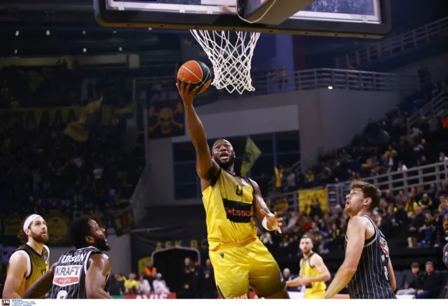 Live: ΑΕΚ Betsson-ΠΑΟΚ mateco 89-76 (τελικό)
