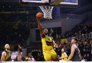 Live: ΑΕΚ Betsson-ΠΑΟΚ mateco 89-76 (τελικό)