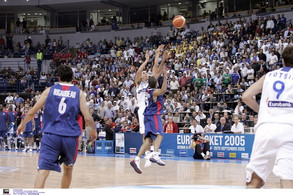 Ελλάδα-Γαλλία 67-66: Σαν σήμερα το μεγάλο σουτ του Διαμαντίδη στον ημιτελικό του 2005 (vid)