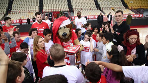 Ολυμπιακός: Happy Birthday to… ONE TEAM με ένα μεγάλο φιλικό!!! (vid)