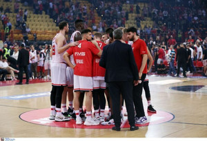 Ολυμπιακός: Οι 12 χαμένες βολές από τις 16 που εκτέλεσε ! (video)