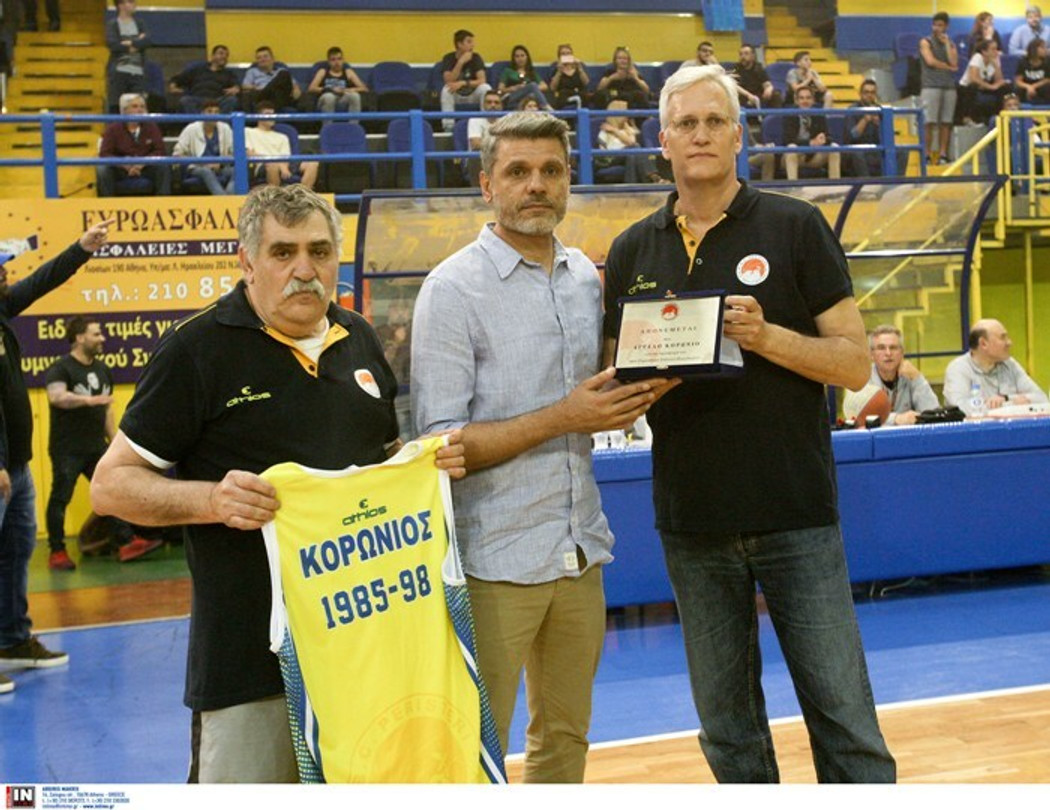 Γιορτή με Άγγελο Κορωνιό στο Περιστέρι για την επιστροφή στην Α1