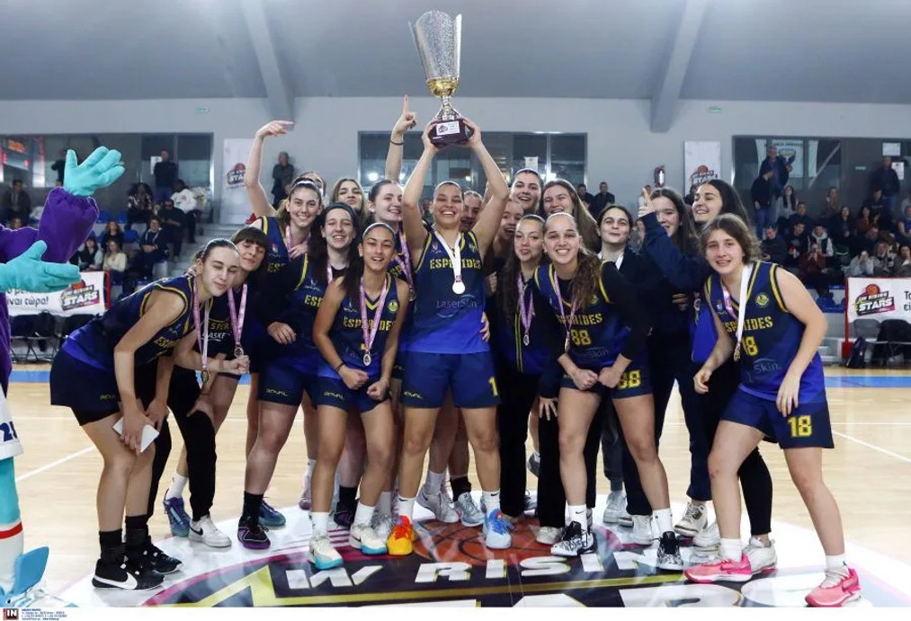 Τσεμπέρης και Λιανούδη για τον θρίαμβο των Εσπερίδων