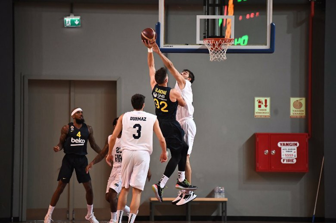 Με Τζάρελ Έντι η Φενέρμπαχτσε 82-70 την Τόφας