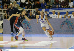 &quot;Αγκαλιά&quot; με την πρόκριση στο Eurobasket η Εθνική Γυναικών, 72-65 τη Μ.Βρετανία (gallery)