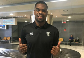 Ενθουσιασμένος έφτασε στη Θεσσαλονίκη για τον ΠΑΟΚ ο Μορέιρα (pic)