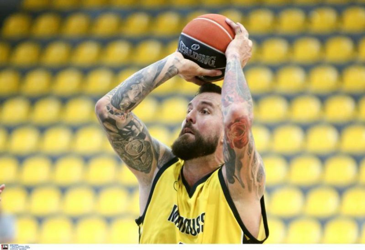 LIVE STREAMING: Μαρούσι-Περιστέρι στις 20:15