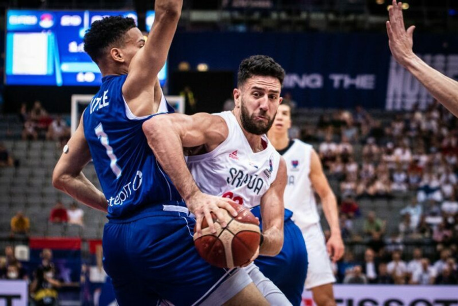 Προέλαση της Σερβίας στην Πράγα, 100-70 τη Φινλανδία (pics)