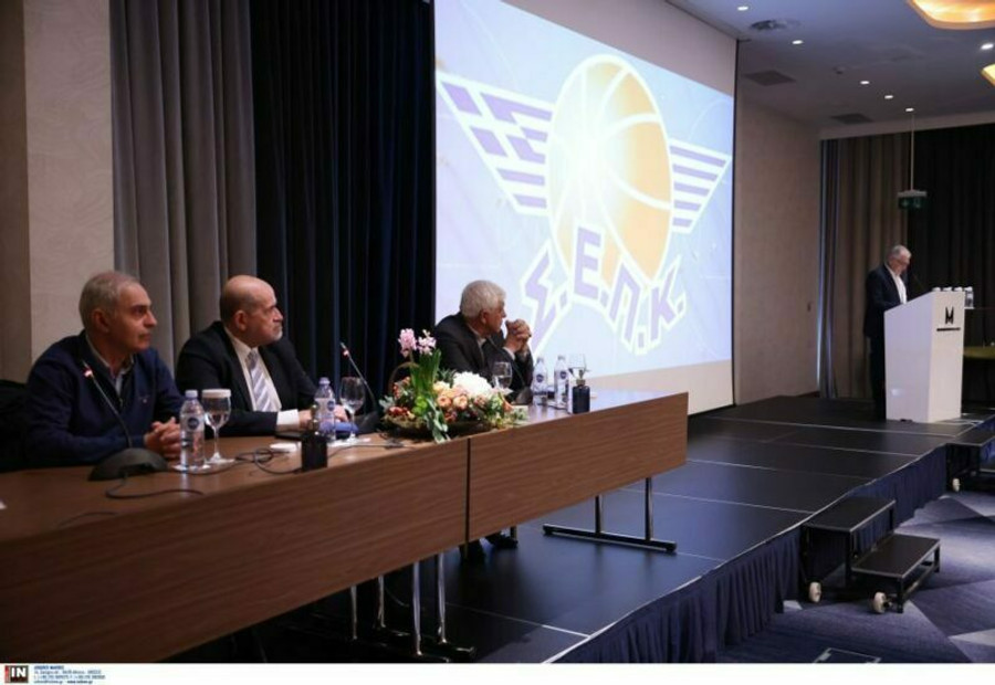 ΣΕΠΚ: Τίμησε Κιουμουρτζόγλου, Μπουσβάρο, Πετρά στην πίτα του (gallery)