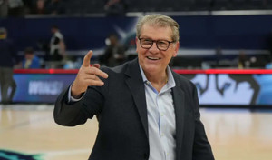 NCAA: Δεύτερος προπονητής πέρασε σε νίκες τον Σιζέφσκι!