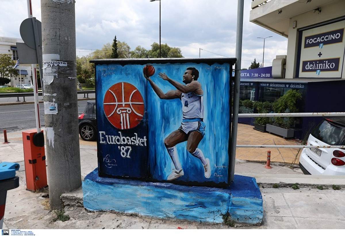 Το γκράφιτι του Νίκου Γκάλη στο Π.Φάληρο (gallery)