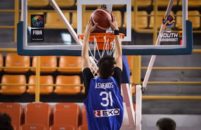 Ελλάδα-Ισπανία: Η δράση Χατζηλάμπρου, Ασημένιου, Χαρτώνα στην Α&#039; περίοδο (vids)
