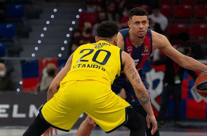 Μπασκόνια-Φενέρμπαχτσε 77-62: &quot;Καρέ&quot; νικών και ελπίζει! (vid)