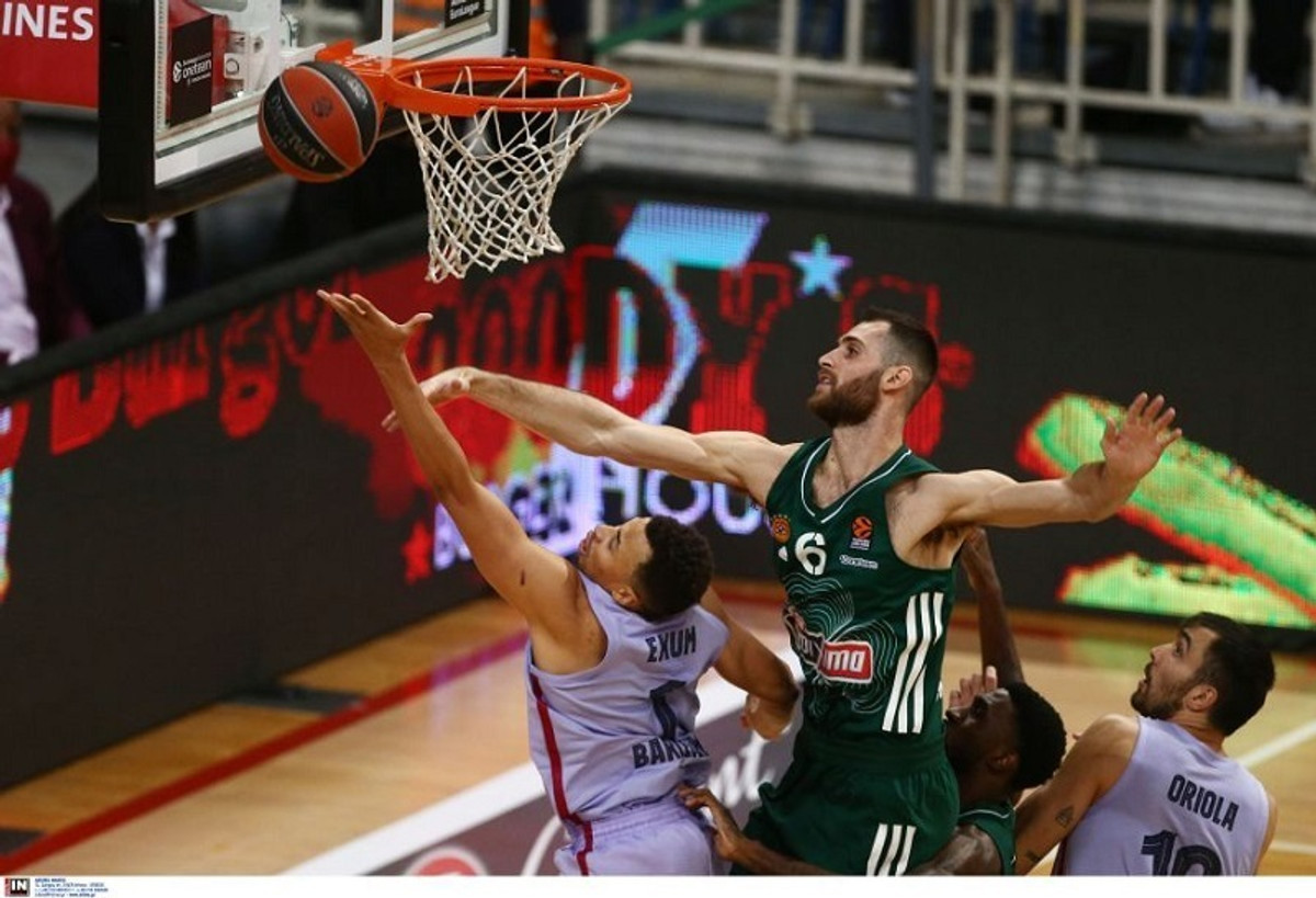 EuroLeague: Υποψήφιος για αμυντικός της σεζόν ο Παπαγιάννης (vid)