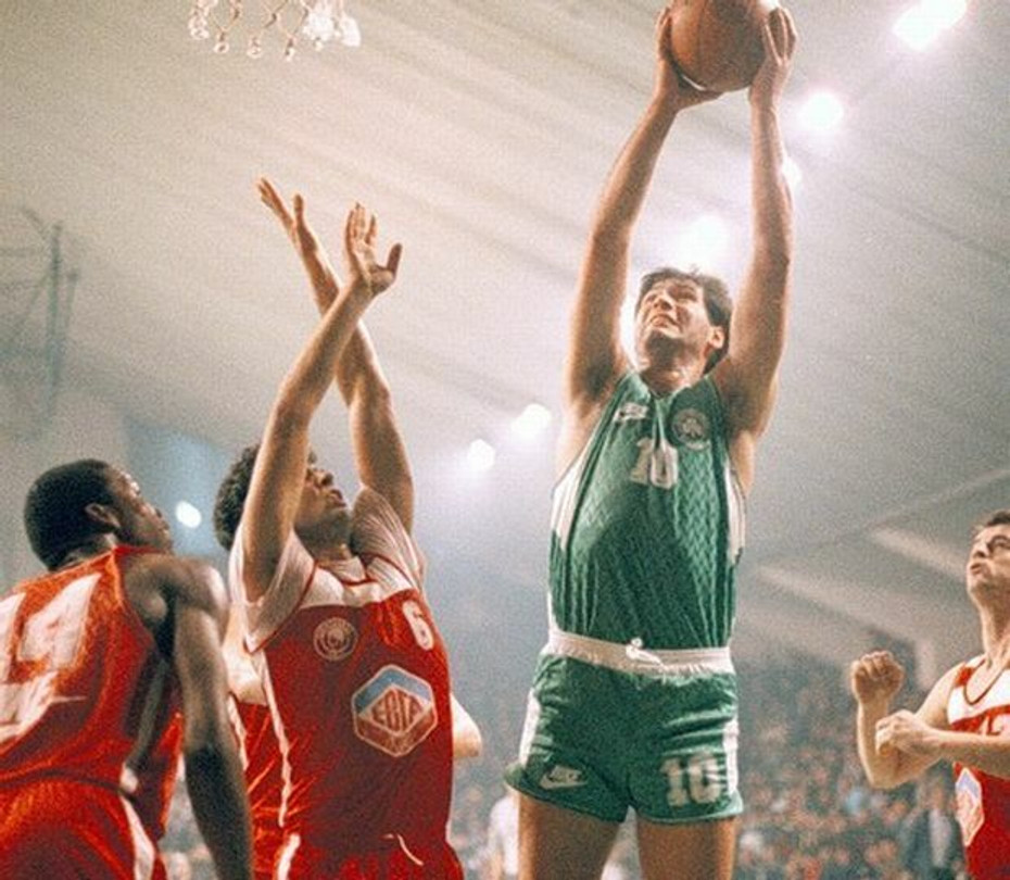 Ο Αργύρης Παπαπέτρου έχει γενέθλια και το allstarbasket θυμάται τη συνέντευξη αποχώρησής του από τα παρκέ!