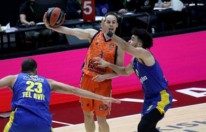 Το &quot;έκλεψε&quot; στο τέλος η Βαλένθια 82-80 τη Μακάμπι Τελ Αβίβ (video)
