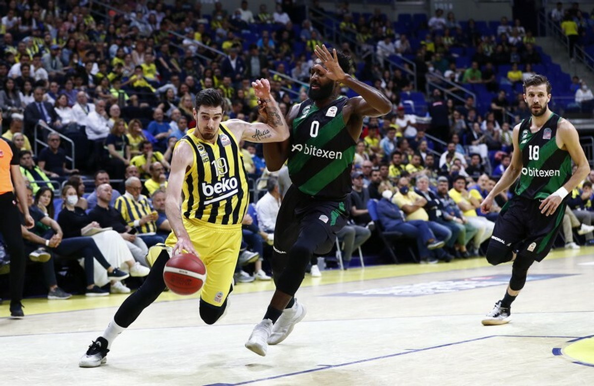 Τουρκία: Εύκολα το 1-0 η Φενέρ, 94-69 την Νταρουσάφακα (vid)