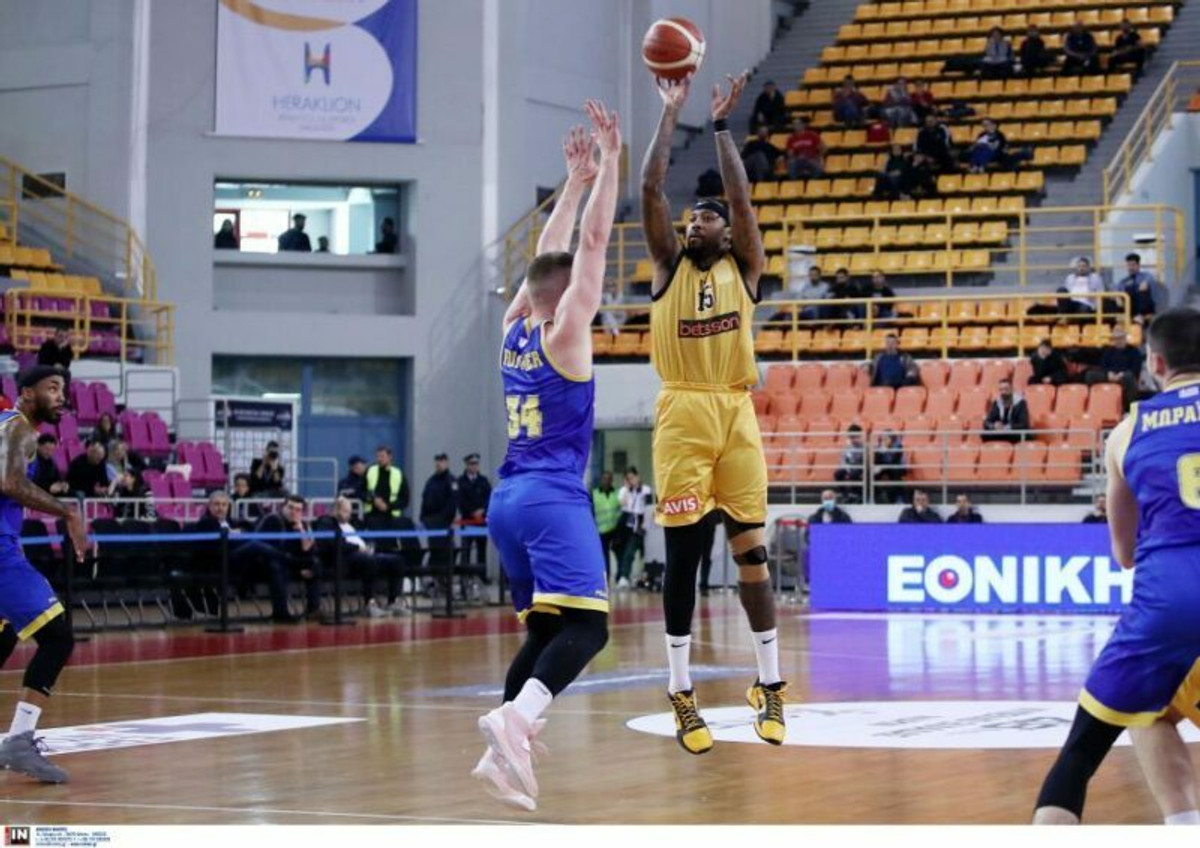 ΑΕΚ-Περιστέρι: Το buzzer-beater τρίποντο του Μάιλς στη λήξη του ημιχρόνου (video)