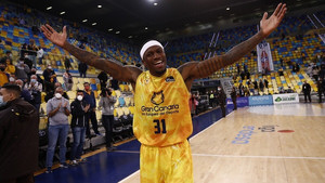 Liga Endesa: Η τάπα του Ντίλαν Ένις στην κορυφή του Top-10 (vid)