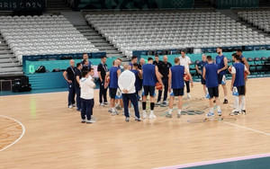 Εθνική Ελλάδας: Η πρώτη προπόνηση στο &quot;Πιέρ-Μορουά&quot; και η φωτογράφιση (pics)