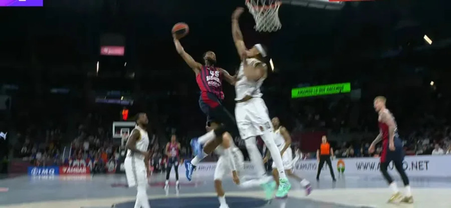 Euroleague Top-10: Νο1 το poster κάρφωμα του Ντόντα Χολ (vid)