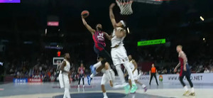 Euroleague Top-10: Νο1 το poster κάρφωμα του Ντόντα Χολ (vid)