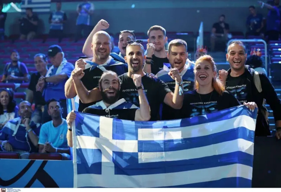 Εθνική: Έφυγαν για Ρίγα τα τσάρτερ με Έλληνες φιλάθλους (vids)