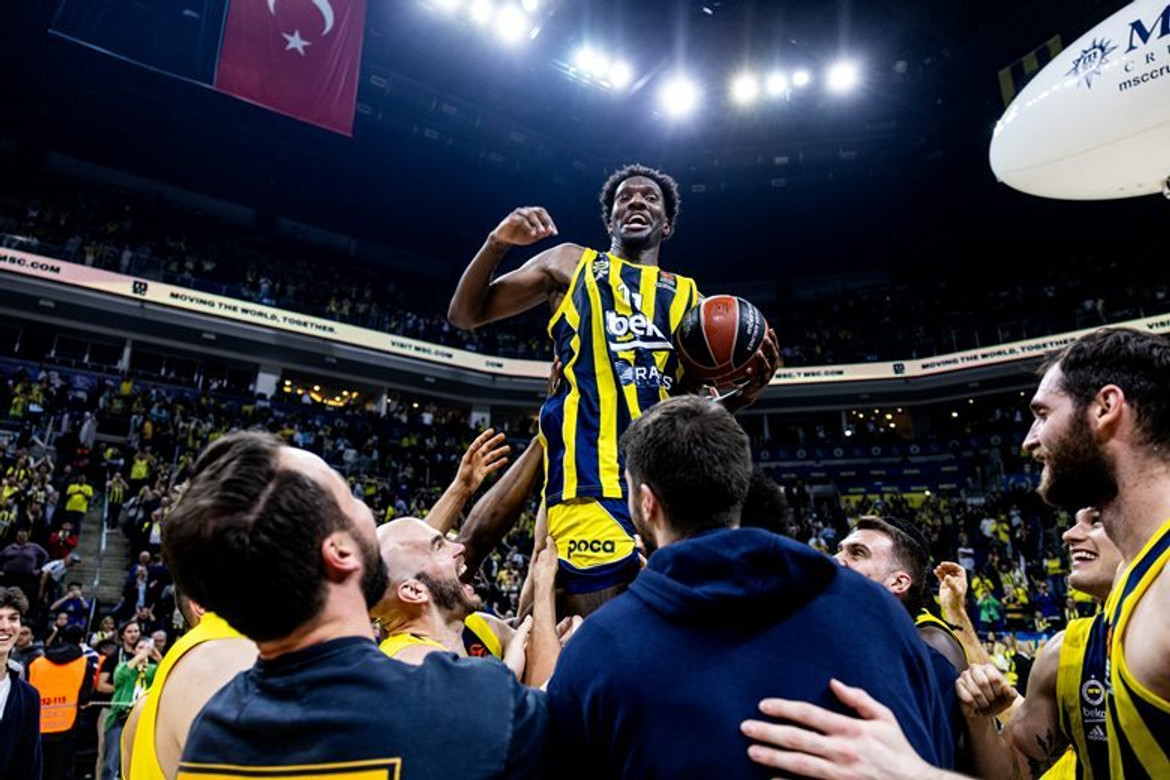 EuroLeague: ΜVP της αγωνιστικής ο Νάιτζελ Χέις-Ντέιβις (vids)